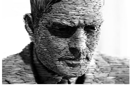 Statue of Alan Turing. Photo credit: Neil Crosby（http://robohub.org/より）
